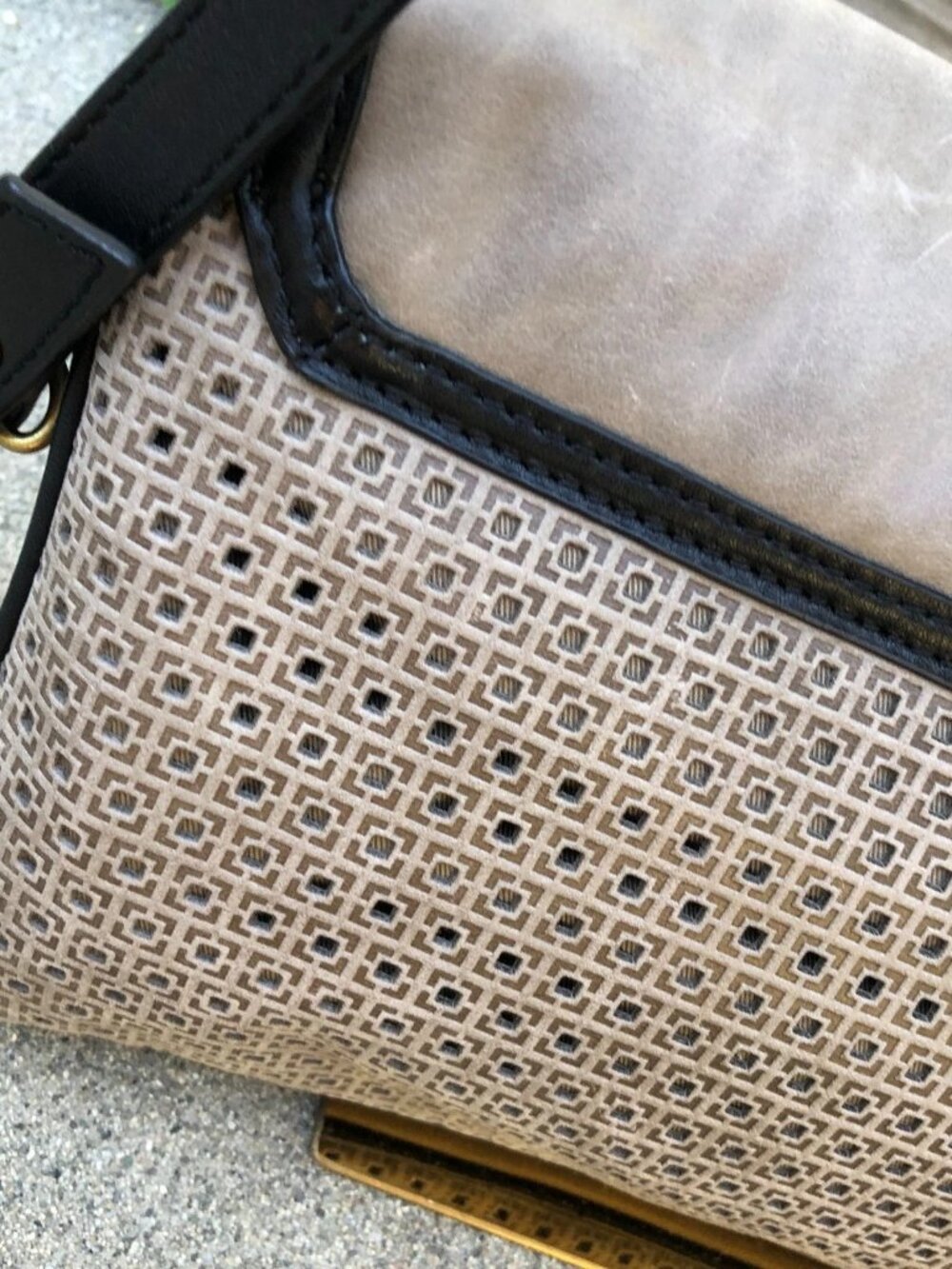 TRINA TURK Designer Crossbody Perforated Purse Womens Beige Leather Shoulder Bag - Picture 15 of 16